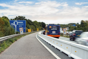 Hardstaff REBLOC RB80SA at Gatwick as traffic drives past